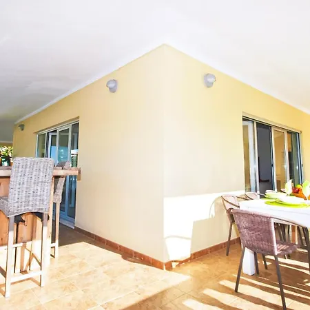 Buddha - Piscina E Bbq Em *