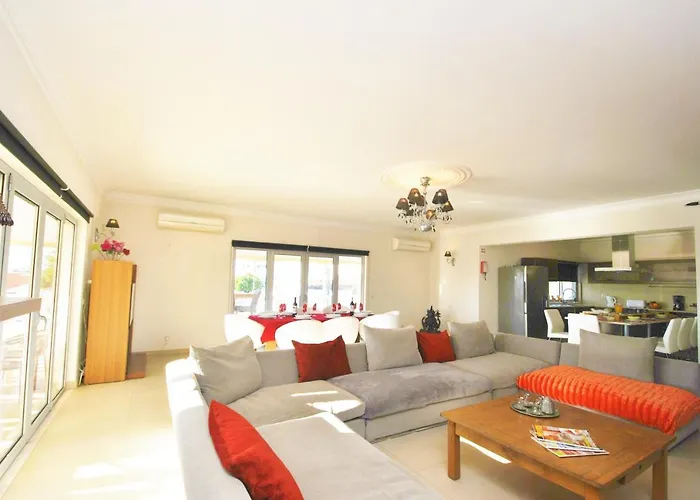 Buddha By Algarve Vacation * 阿尔布费拉